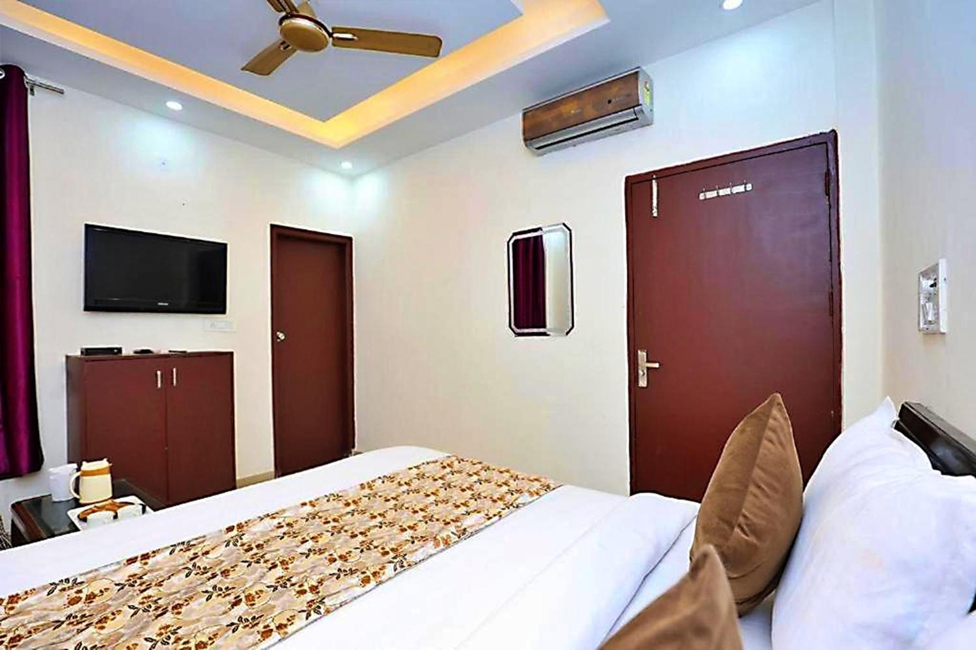 Hotel Sunlight Inn New Delhi Exterior photo